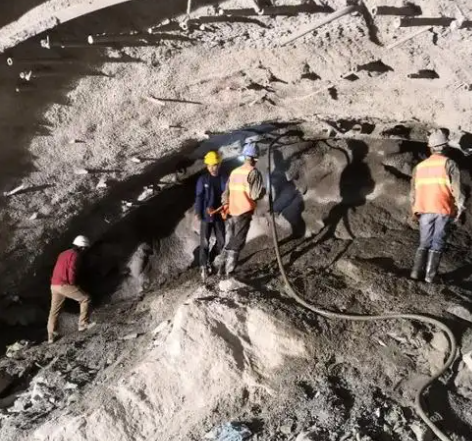 长兴拱顶带模注浆料的施工流程及注意事项